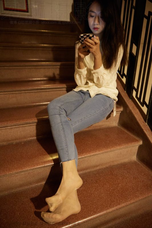 [見新攝影]NO.029 王家衛(wèi)風(fēng)格紅色高跟鞋，質(zhì)樸的生活氣[233P/1V/1.91GB]-無料攝影圈