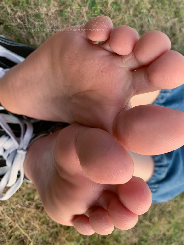 [見(jiàn)新攝影]NO.048 -VANA帆布鞋 牛仔褲 小可 [364P/1V/2.02G]插圖1