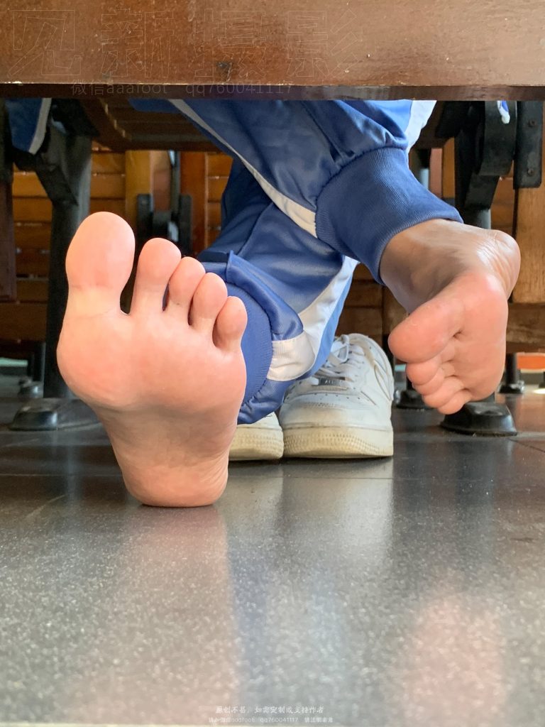 [見新攝影]NO.056 畢業(yè) 最后一次坐在教室里[500P/1V/7.93GB]插圖1