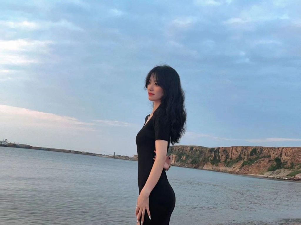 腳模面試臉足同框套路系列-002-03號(hào)-170 48 37大二紋身妹[12P/7V/42MB]插圖