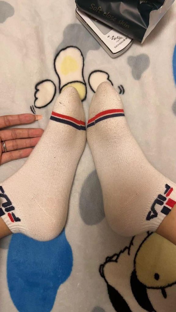 腳模面試臉足同框套路系列-004-06號-172 112 38.5紅發(fā)黑絲展示[8P/8V/68MB]插圖1