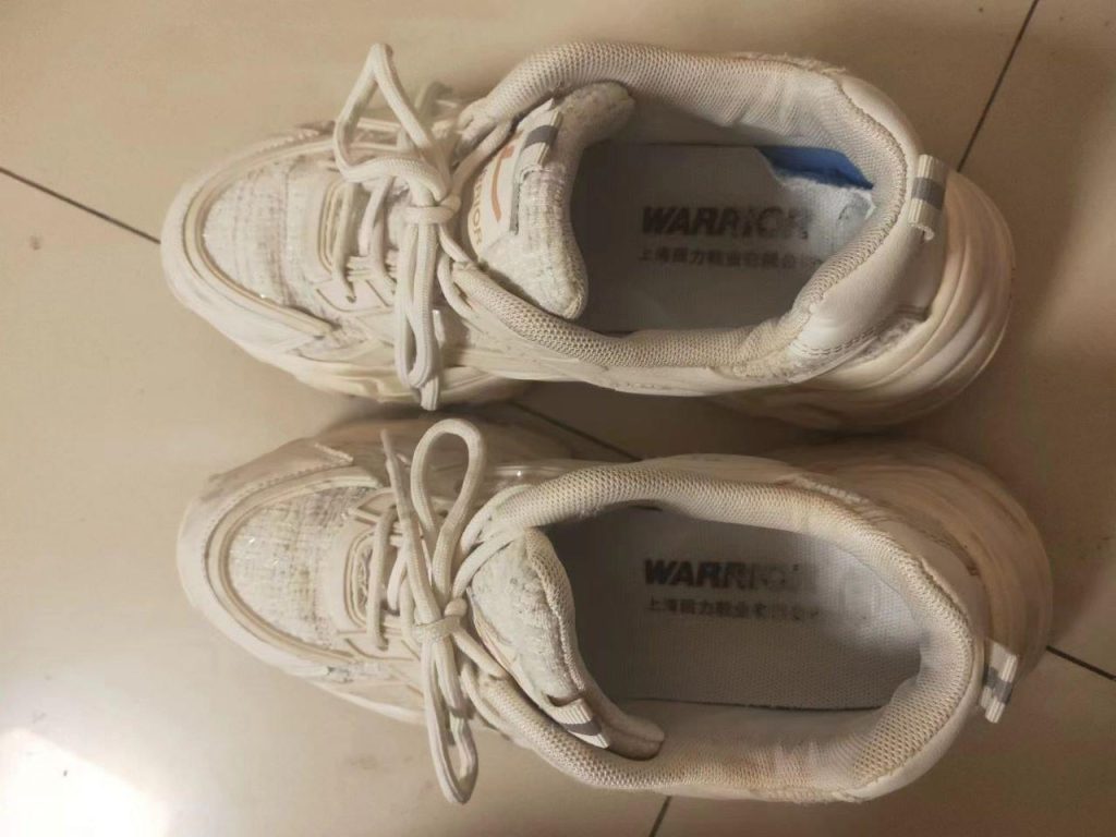 腳模面試臉足同框套路系列-009-11號(hào)-166 94 37舉牌 踩屏 身材展示[15P/13V/72MB]插圖3