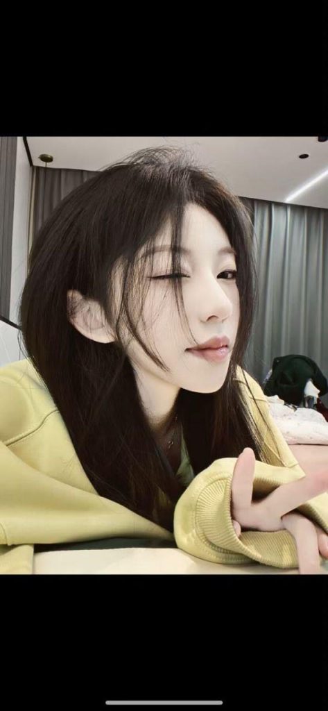 腳模面試臉足同框套路系列-010-12號-黑絲踩屏秀腳 主播[4P/13V/129MB]插圖2