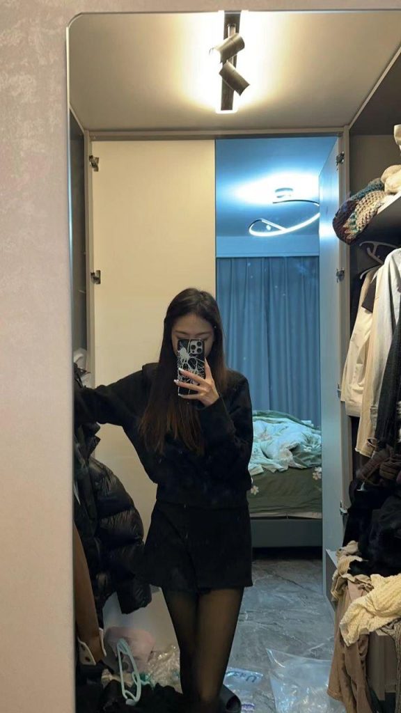 腳模面試臉足同框套路系列-011-13號-165 90 37小富婆 黑絲 口腔牙齒展示[2P/9V/59MB]插圖1