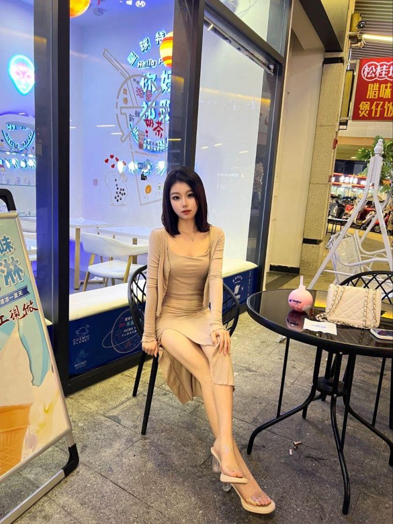 腳模面試臉足同框套路系列-012-14號(hào)-宿舍黑絲內(nèi)依足底秀[15P/10V/75MB]插圖