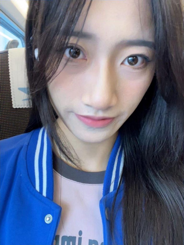 腳模面試臉足同框套路系列-014-16號-168 96 36口腔 舔腳[40P/20V/195MB]插圖3