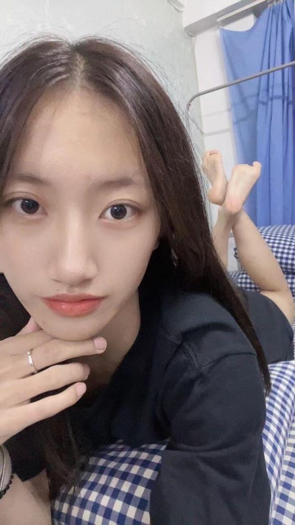 腳模面試臉足同框套路系列-014-16號-168 96 36口腔 舔腳[40P/20V/195MB]插圖