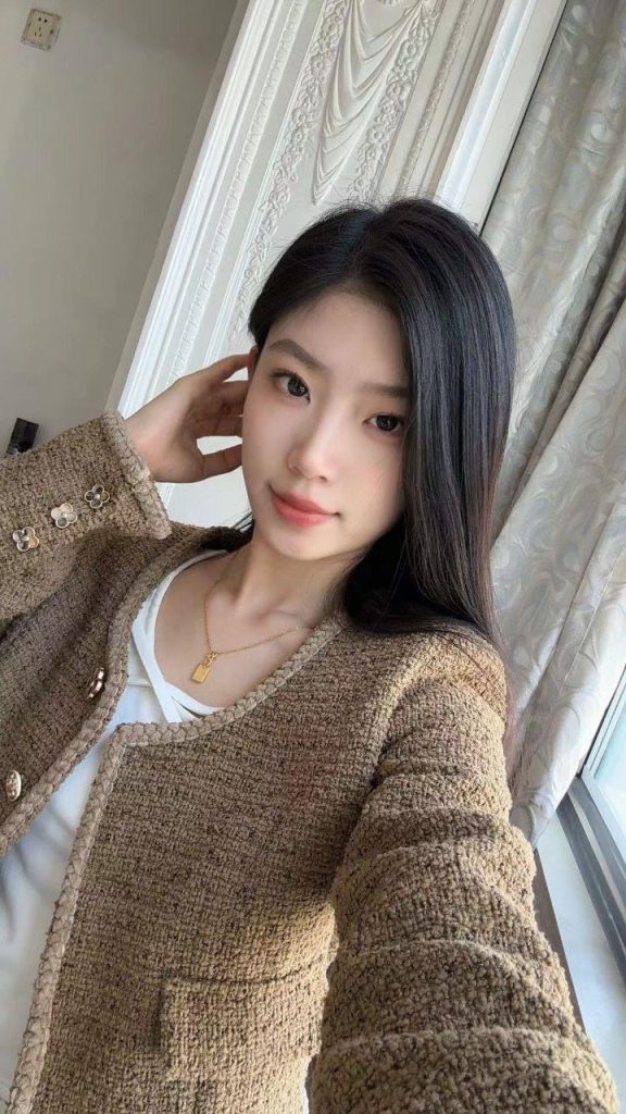 腳模面試臉足同框套路系列-023-25號-獨(dú)居女大 萬粉小網(wǎng)紅[17P/8V/61MB]插圖2