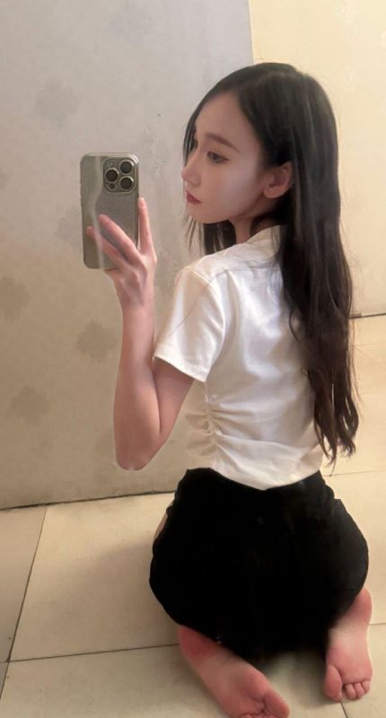 腳模面試臉足同框套路系列-024-26號(hào)-酒店前臺(tái)小妹[14P/11V/192MB]-無(wú)料攝影圈