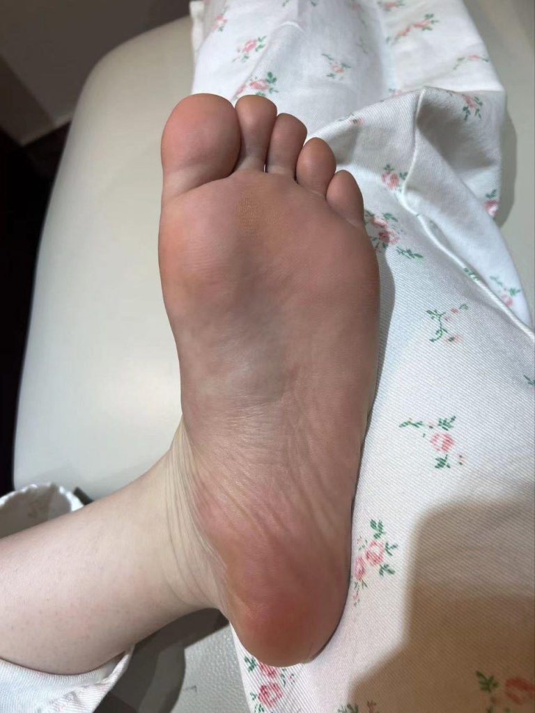 腳模面試臉足同框套路系列-033-35號-小姐姐[8P/4V/61MB]插圖3