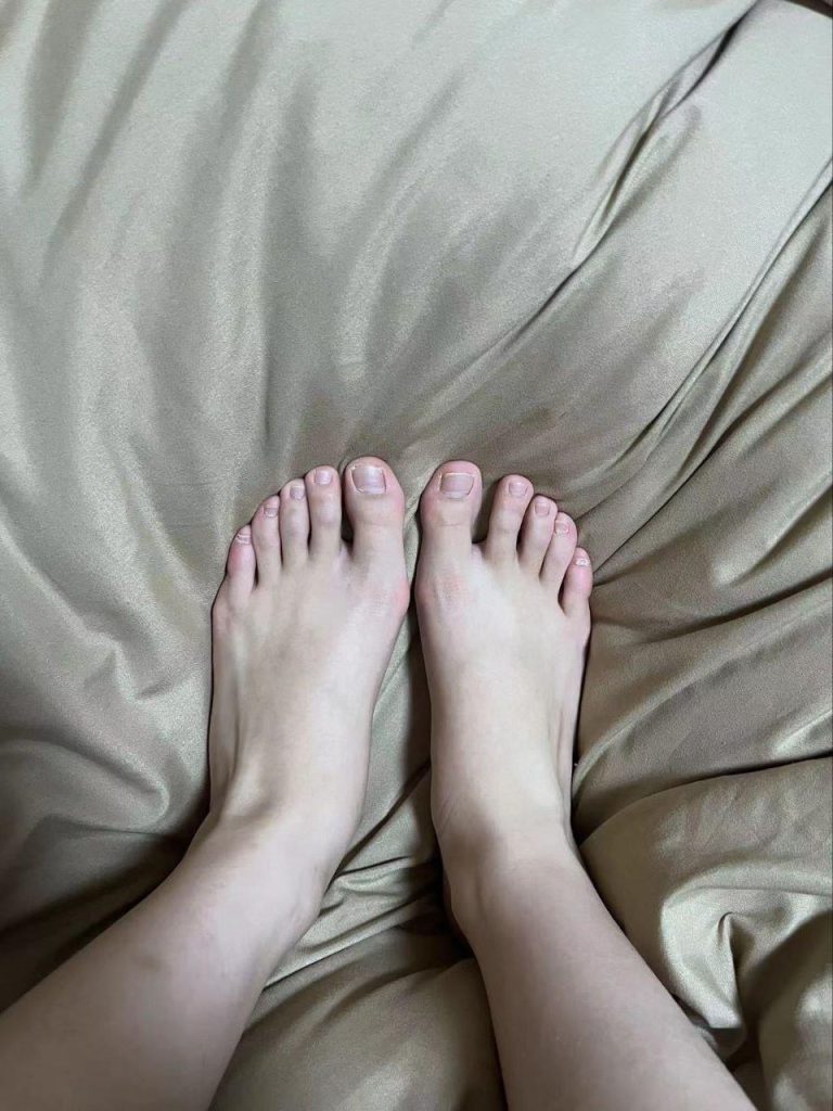 腳模面試臉足同框套路系列-041-165 100 38 抖音小網(wǎng)紅[7P/1V/24MB]插圖1