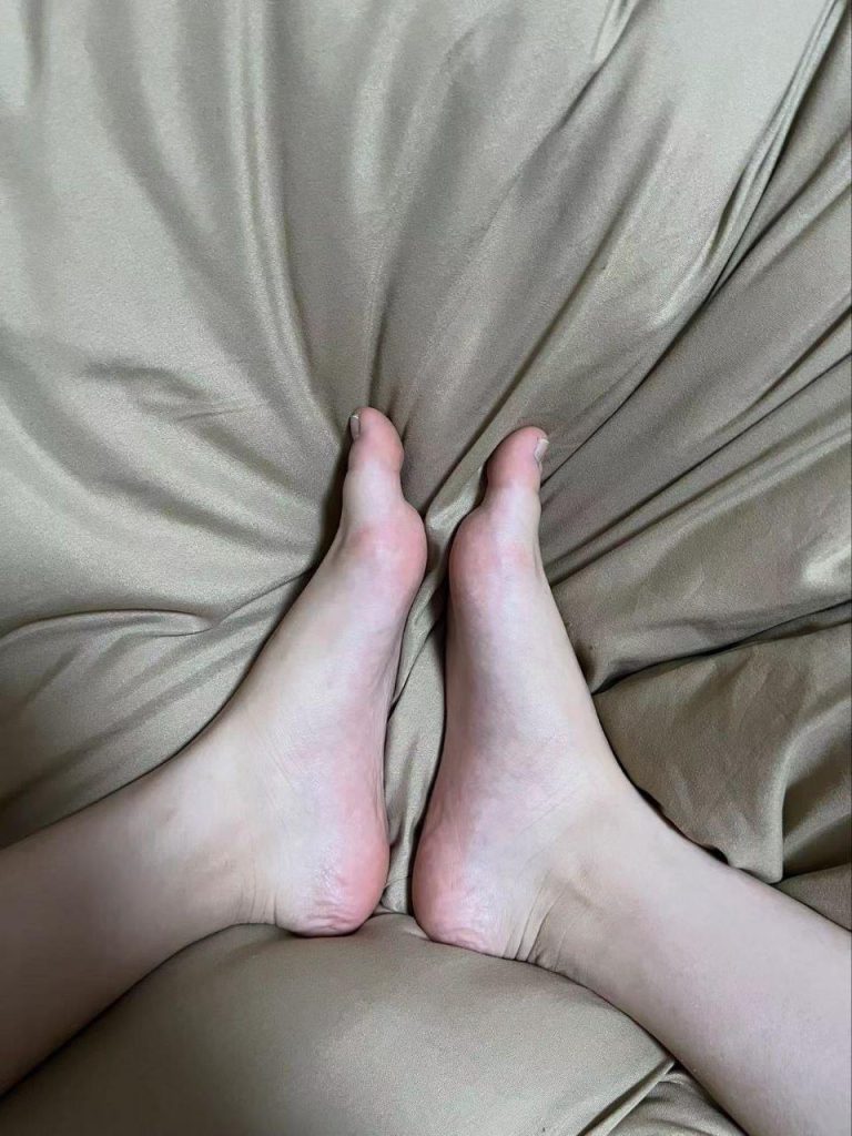 腳模面試臉足同框套路系列-041-165 100 38 抖音小網(wǎng)紅[7P/1V/24MB]插圖2