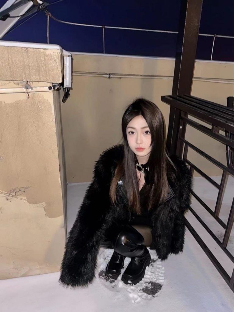 腳模面試臉足同框套路系列-043-165 90 37 小富婆 黑絲 口腔牙齒展示[10P/10V/142MB]插圖2