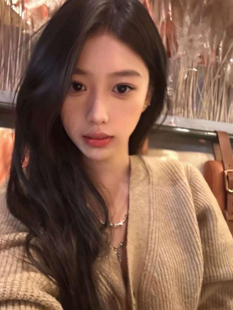 腳模面試臉足同框套路系列-045-165 94 36.5 長(zhǎng)發(fā)學(xué)妹[17P/3V/13MB]插圖