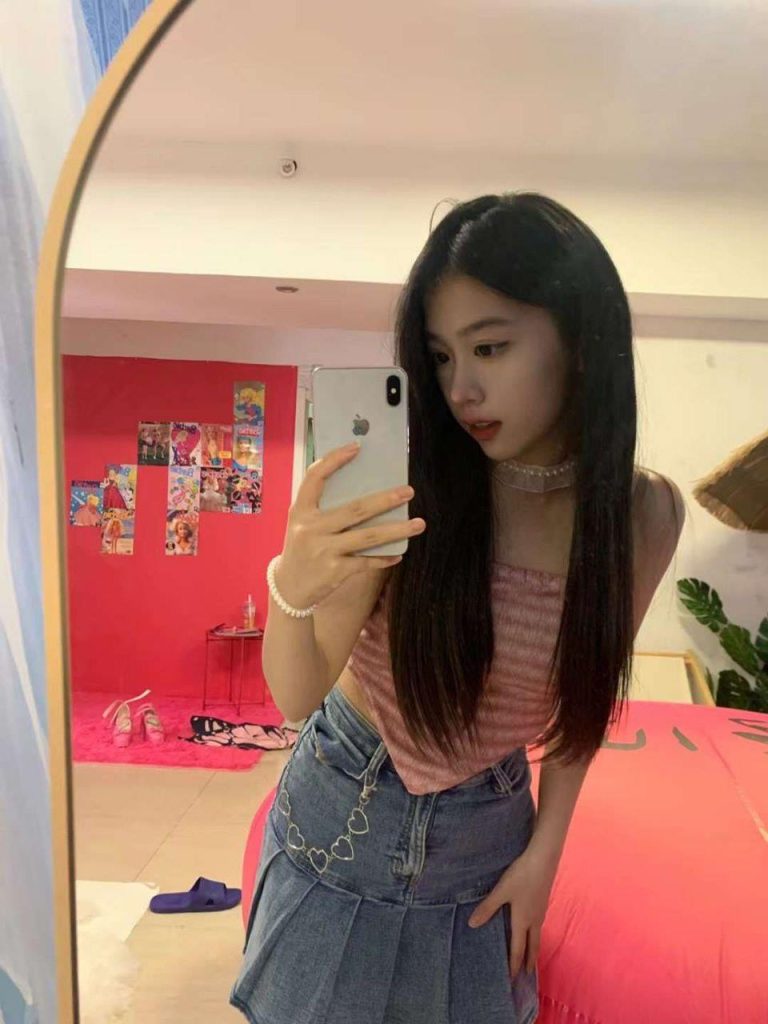 腳模面試臉足同框套路系列-045-165 94 36.5 長(zhǎng)發(fā)學(xué)妹[17P/3V/13MB]插圖2