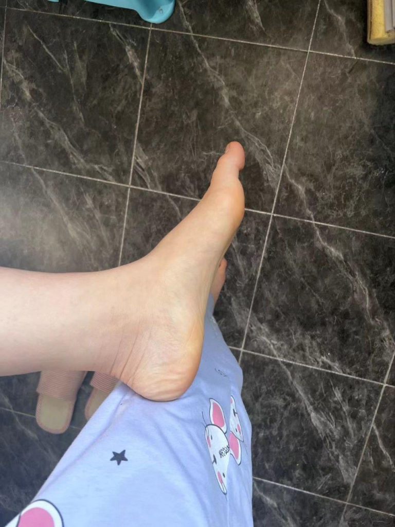 腳模面試臉足同框套路系列-050-170 106 39 黑絲內(nèi)褲[12P/2V/11MB]插圖2