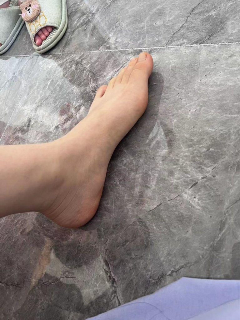 腳模面試臉足同框套路系列-050-170 106 39 黑絲內(nèi)褲[12P/2V/11MB]插圖