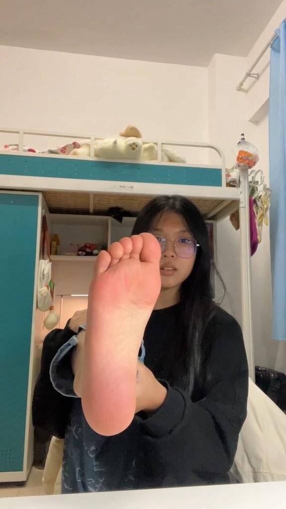 腳模面試臉足同框套路系列-056-素人4[50P/14MB]插圖3