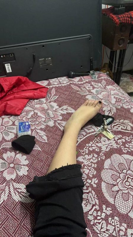 腳模面試臉足同框套路系列-070-白衣少女[10P/11V/63MB]-無(wú)料攝影圈