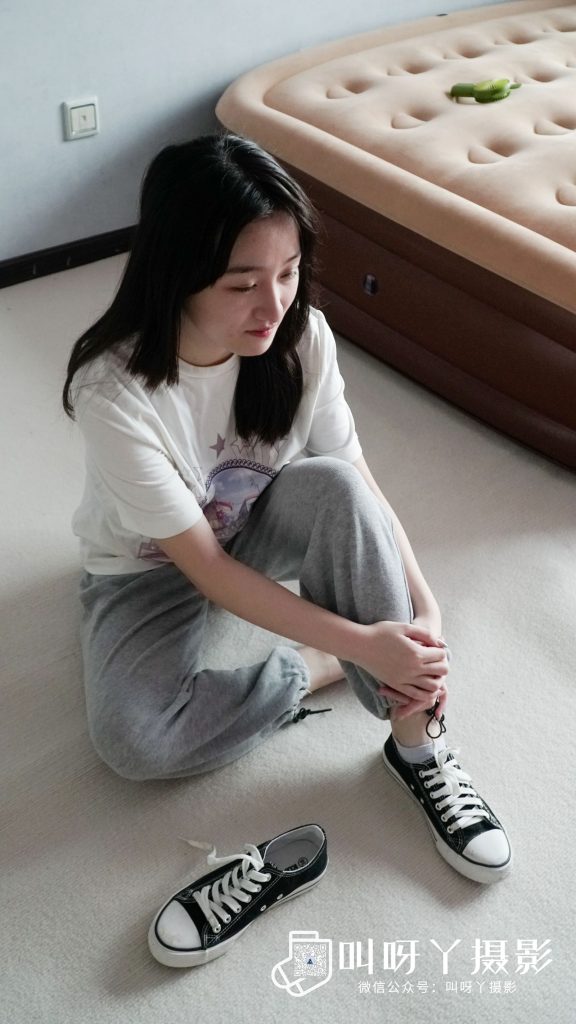 呀丫攝影 006 多視頻版 帆布鞋白棉襪裸足 [237P/2V/3.66G]插圖2