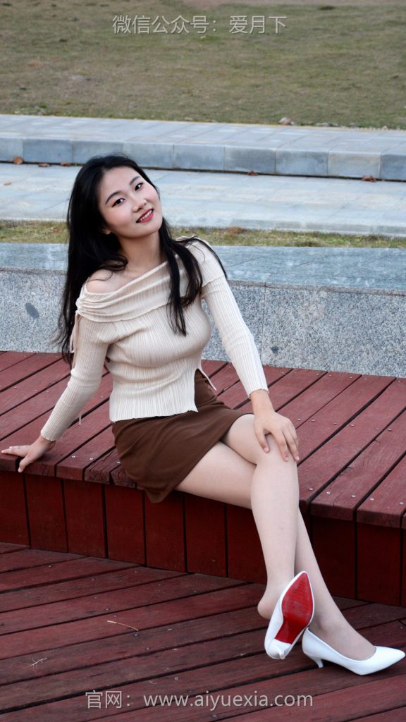 [愛月下] NO.007 恰恰 一字肩尷尷尬尬的第一次駕馭一字肩服飾！[100P/1V/5.43G]插圖