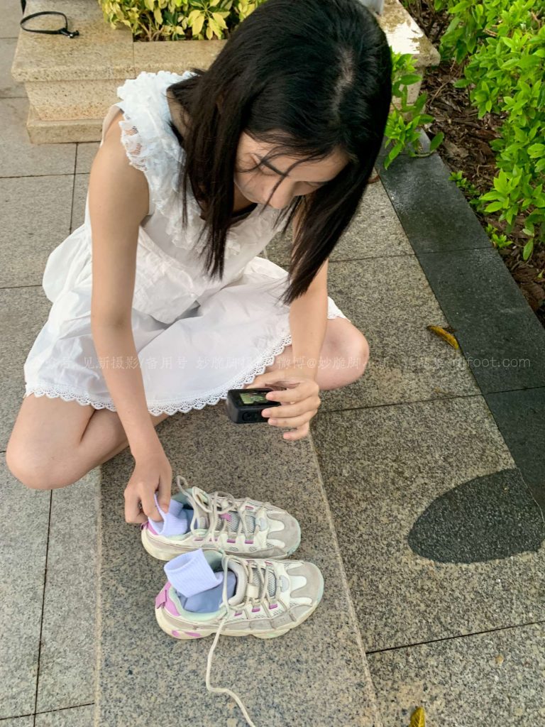 見新攝影 057 寶藏女孩耐克白裙白棉襪腳 [175P/2V/2.17G]插圖1