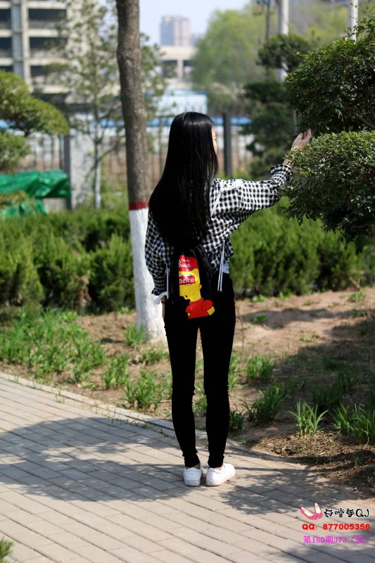 開膛手杰克 180期 小白鞋灰色棉穿襪腳裸足 [373P/1V/1.93G]-無料攝影圈