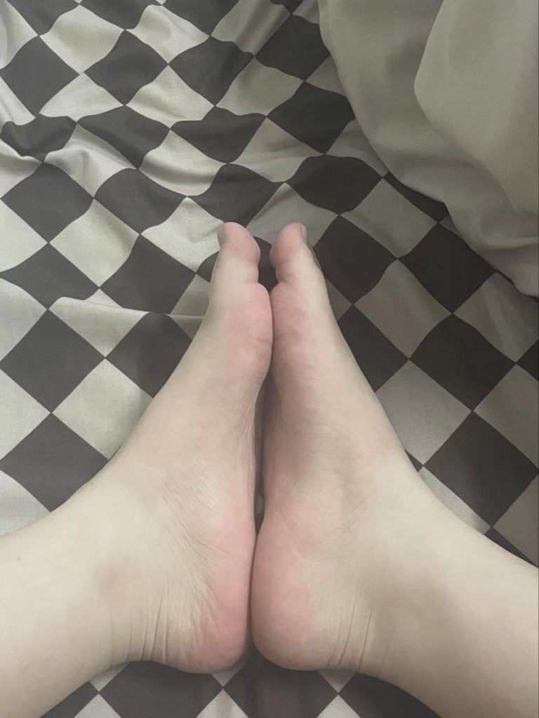 腳模面試臉足同框套路系列-077-非長期 金發(fā)妹[5P/2V/28MB]插圖3