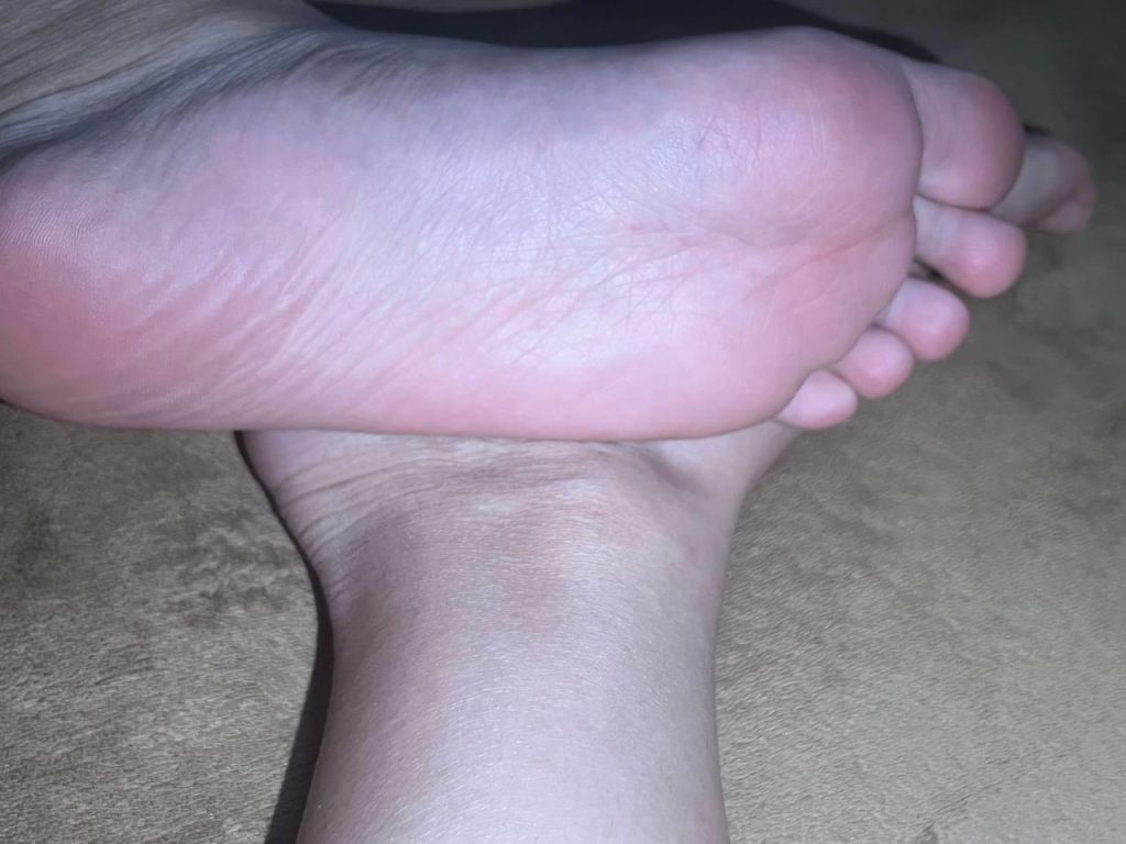 腳模面試臉足同框套路系列-078-高顏值紅白腳[4P/5V/71MB]插圖3