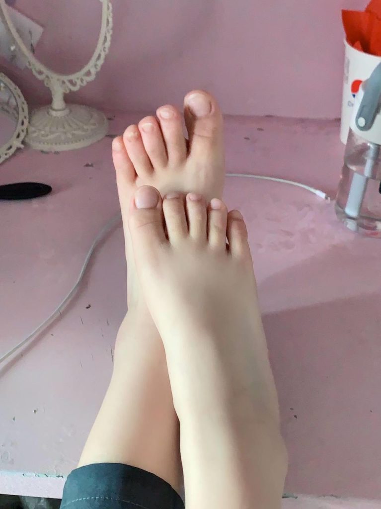 腳模面試臉足同框套路系列-088-新開發(fā)的學(xué)妹[7P/39V/456MB]插圖2