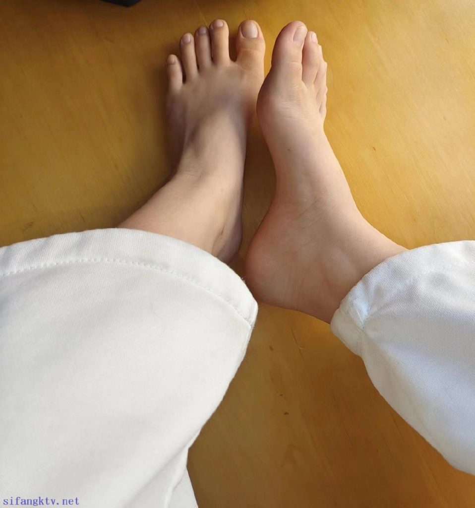 腳模面試臉足同框套路系列-089-可愛(ài)妹妹（秀美腳底，超很有感覺(jué)）[5P/11V/302MB]插圖3