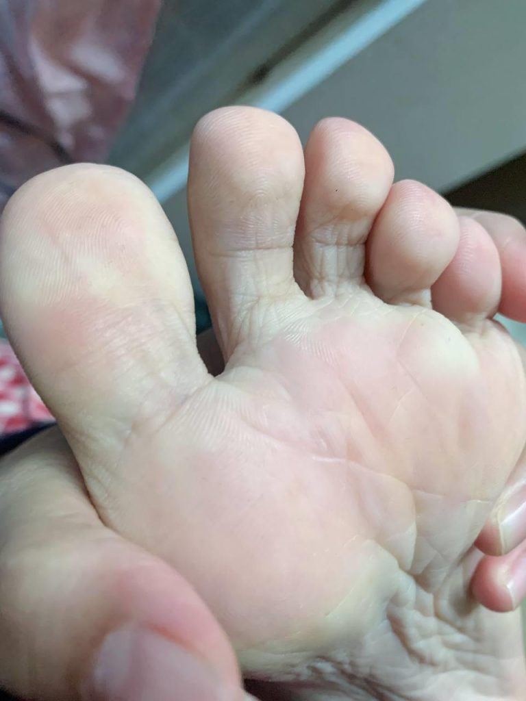 腳模面試臉足同框套路系列-094 可愛mm超近距離拍腳 [13P/6V/68M]插圖2