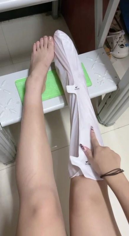 腳模面試臉足同框套路系列-106 小網(wǎng)紅給你展示一下 [130P/31V/195M]-無(wú)料攝影圈