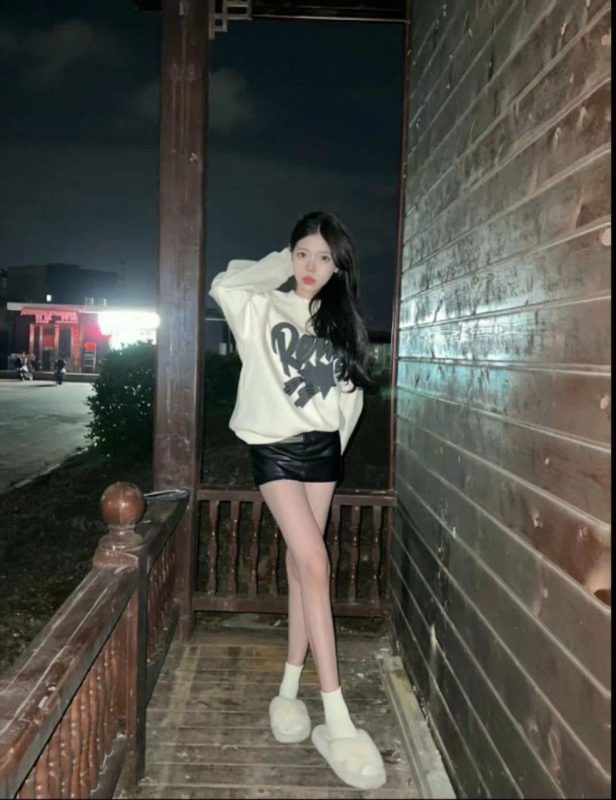 腳模面試臉足同框套路系列-116 165 98 37拖鞋展示黑絲[7P/3V/25M]-無(wú)料攝影圈