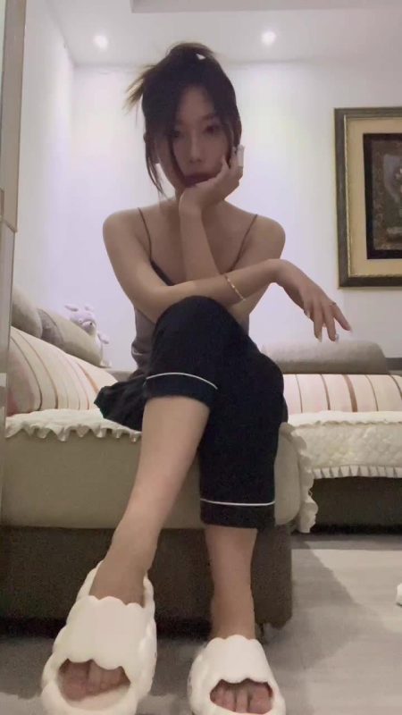 腳模面試臉足同框套路系列-117 翻白眼秀腳 挑鞋 模擬zj[13P/4V/73M]-無料攝影圈