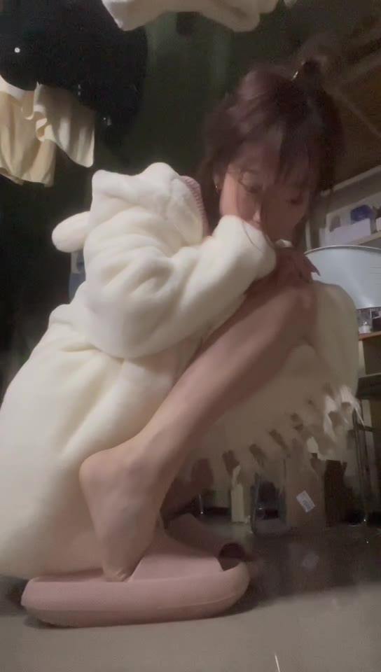 腳模面試臉足同框套路系列-123 模擬zj 俯視秀足 挑鞋[35P/13V/149M]插圖1