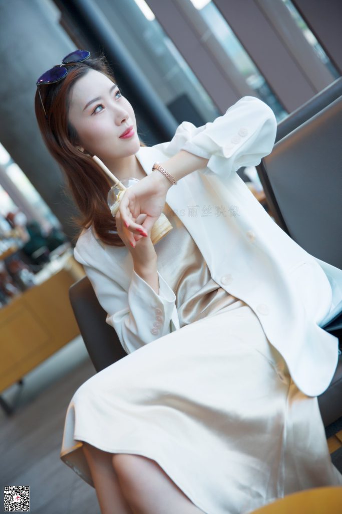 [LISS麗絲映像]NO.060《對(duì)白領(lǐng)同事的非分之想》[141P/1V/1.62GB]插圖1