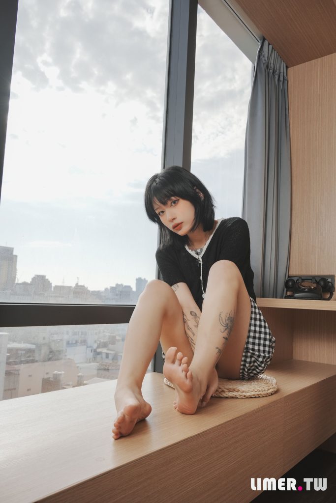 Limerence原創(chuàng) NO.027 Yuni午后時(shí)光 白濃乳液足療[142P/1V/2.55GB]插圖1