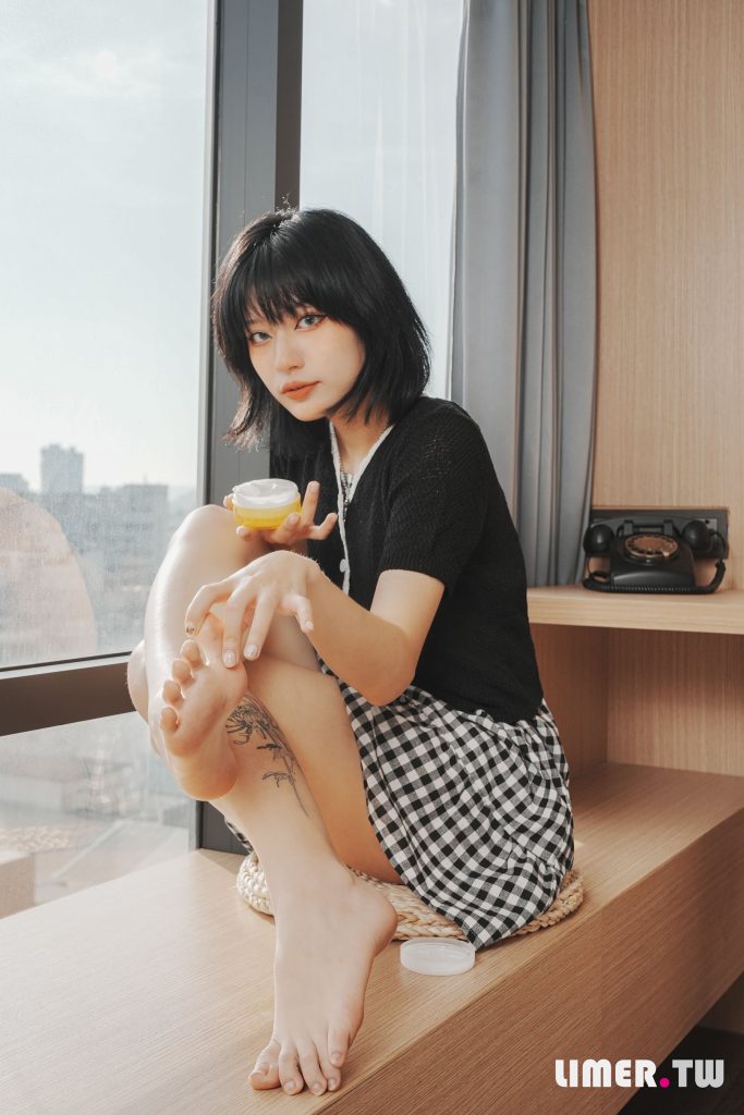 Limerence原創(chuàng) NO.027 Yuni午后時(shí)光 白濃乳液足療[142P/1V/2.55GB]插圖3