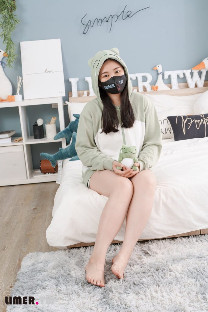 Limerence原創(chuàng) NO.029 BiBi足盒激萌替身VS腳底TK[165P/1V/2.41GB]插圖1