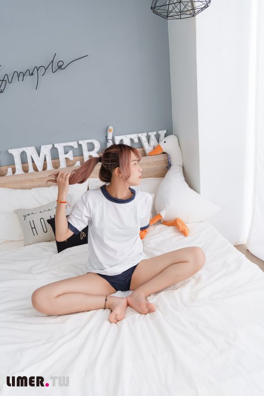 Limerence原創 NO.032 水密桃味女孩小艾啾啾體育服熱身大秀裸足[130P/1V/3.49GB]-無料攝影圈