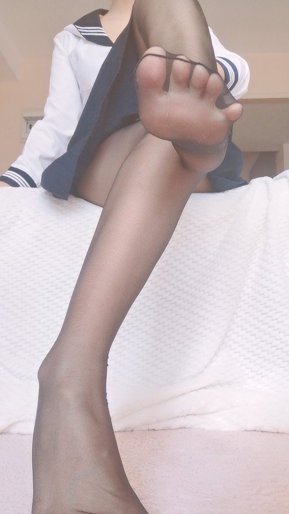 013-地瓜小盆友-JK服黑絲美足[12M]插圖2