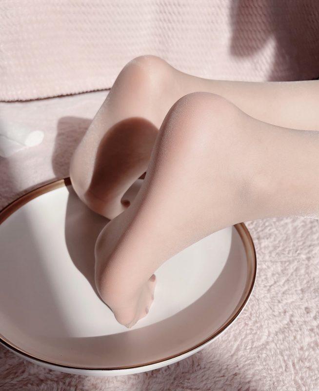 045-地瓜小盆友-地瓜牌肉絲裸足漢堡[68M]-無料攝影圈