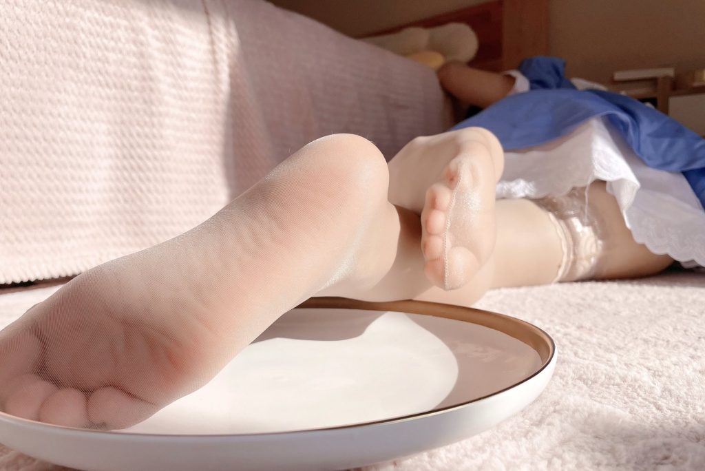 045-地瓜小盆友-地瓜牌肉絲裸足漢堡[68M]插圖2