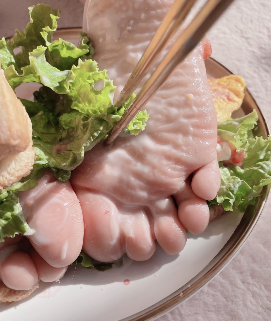 045-地瓜小盆友-地瓜牌肉絲裸足漢堡[68M]插圖1