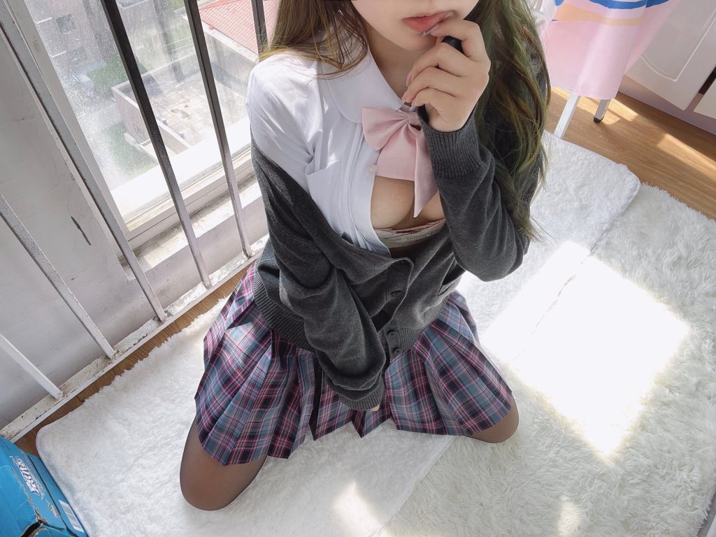 eloise軟軟 NO.013 – JK黑絲[52P/212MB]插圖3