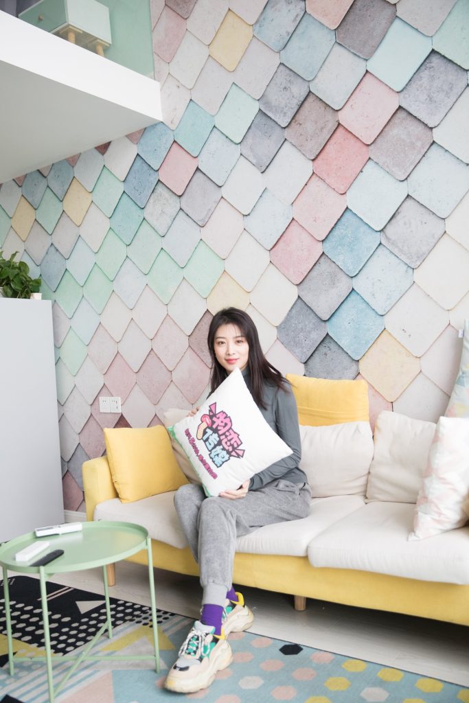 物戀傳媒 No.134 心怡-摩登俏女郎的紫色夢幻 [179P/1V/2.89GB]插圖1