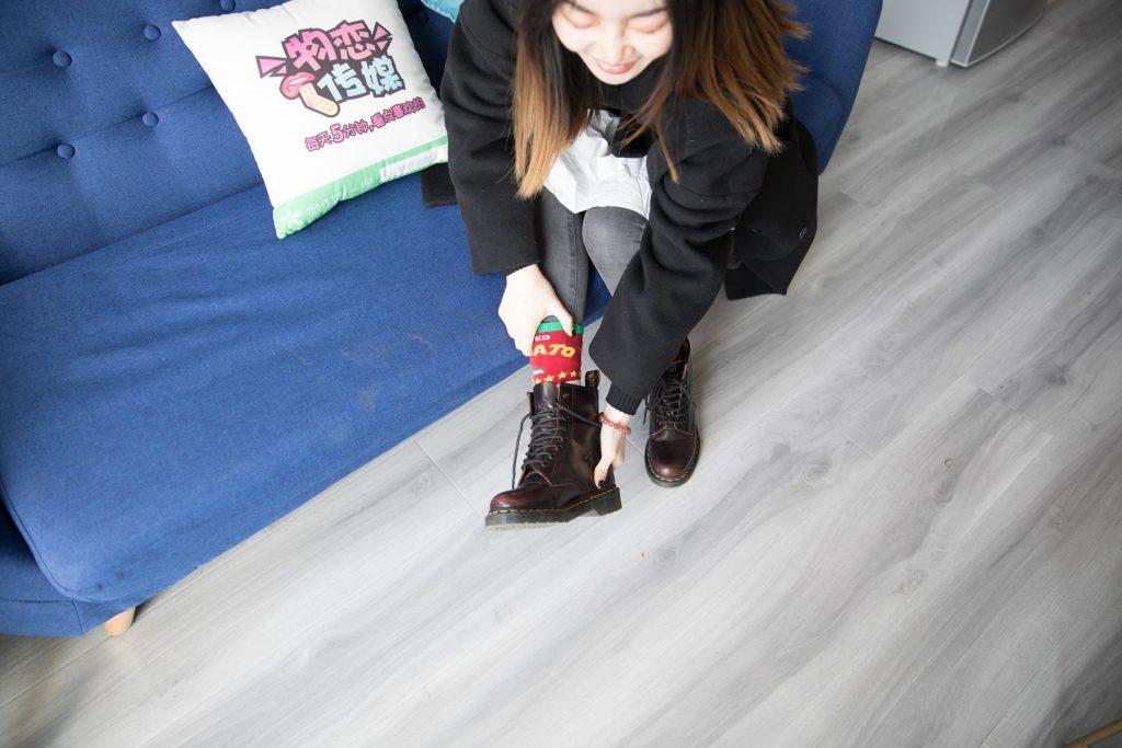 物戀傳媒 No.139 溏心-馬丁靴下的多彩棉襪 [211P/1V/3.82G]插圖2