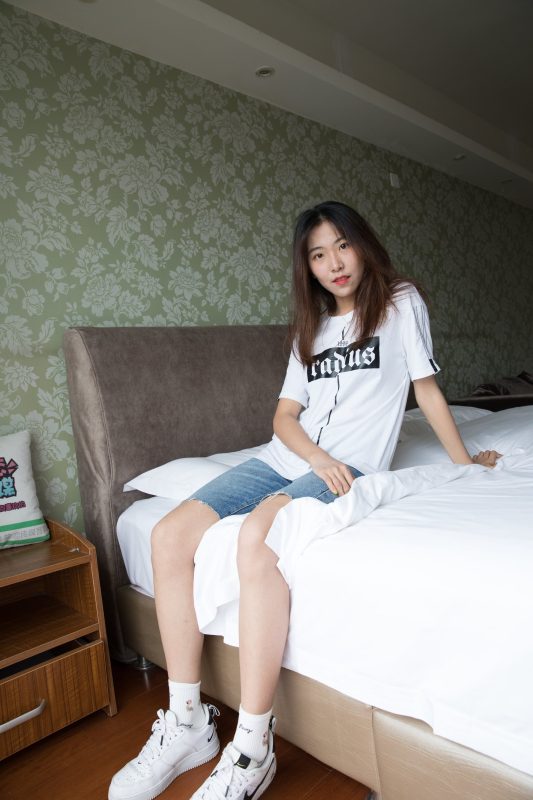 物戀傳媒 No.188 elise-你給的愛(ài)，過(guò)去就不再來(lái) [220P/1V/5.9G]-無(wú)料攝影圈