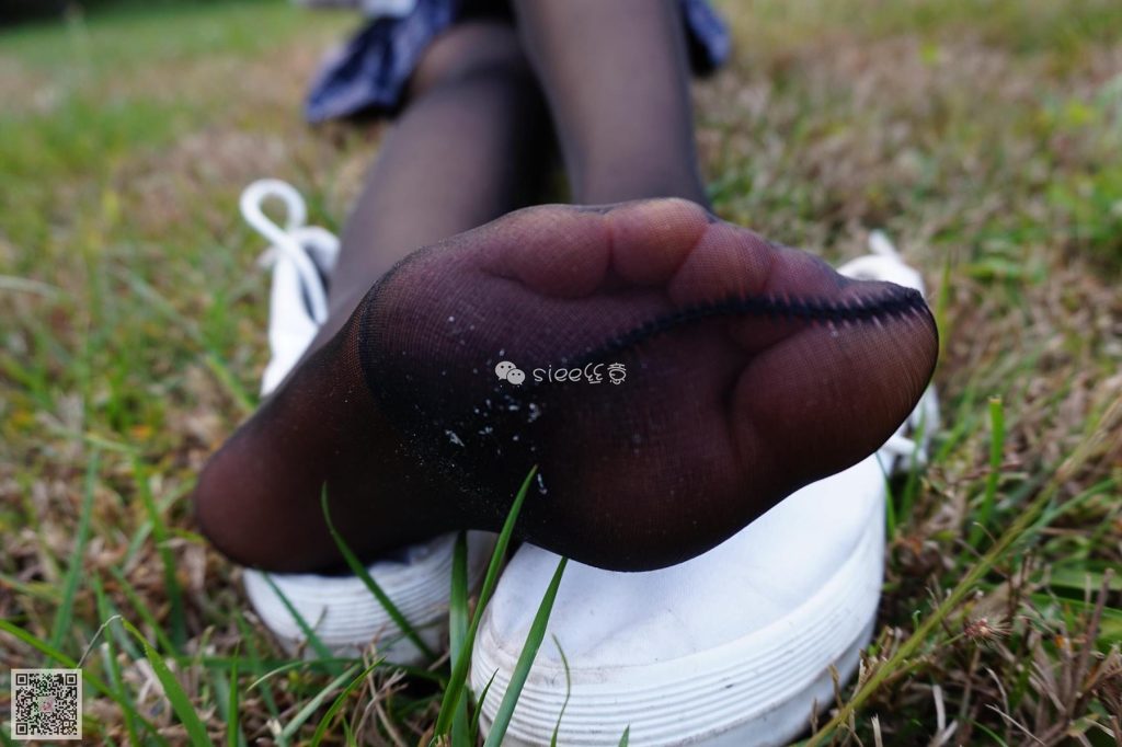 [SIEE絲意] No.001 曦曦 草坪黑絲 [76P/158MB]插圖3